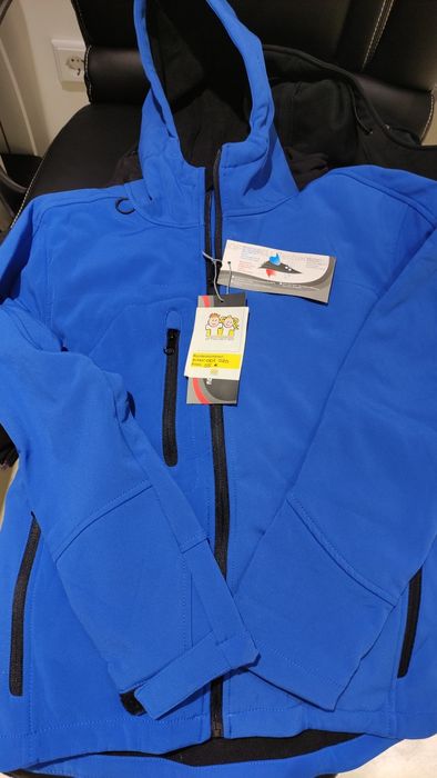 jacheta copii softshell noua cu eticheta S sau 142/152 pret 55E