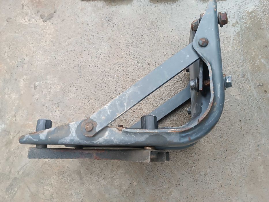 запаска кранштейн DAF XF 105