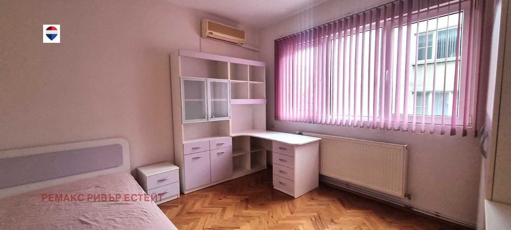 Продава се Тристаен апартамент в Русе, Център - 95 кв.м за 985 €/кв.м - Снимка #8