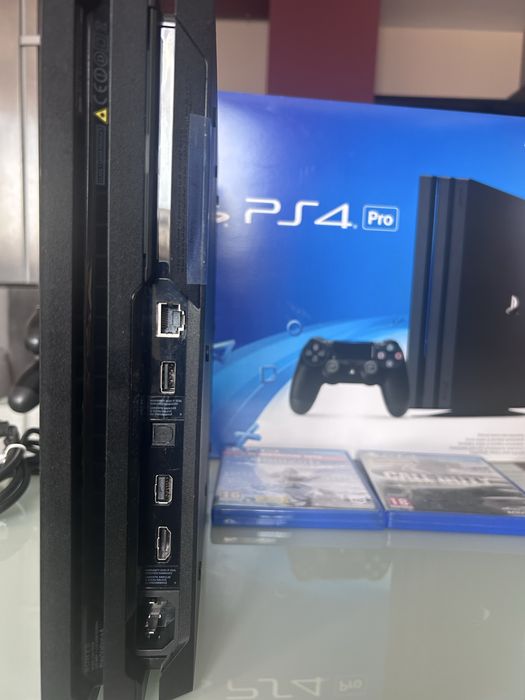 Playstation 4 Pro 1 TB / PS 4 Pro с два контролера и игри
