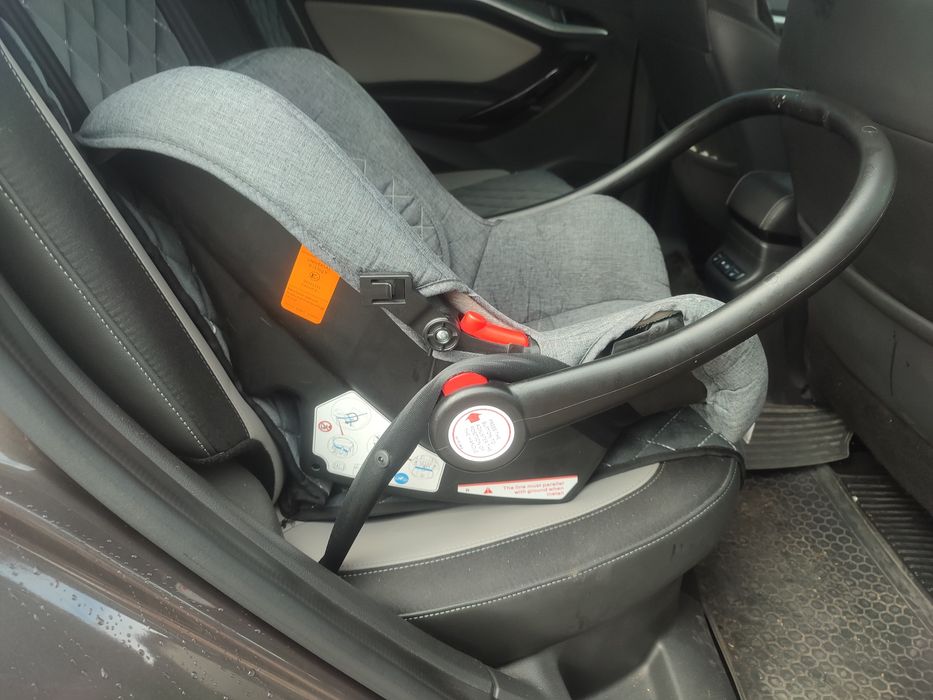 Продам коляску в хорошем состоянии.