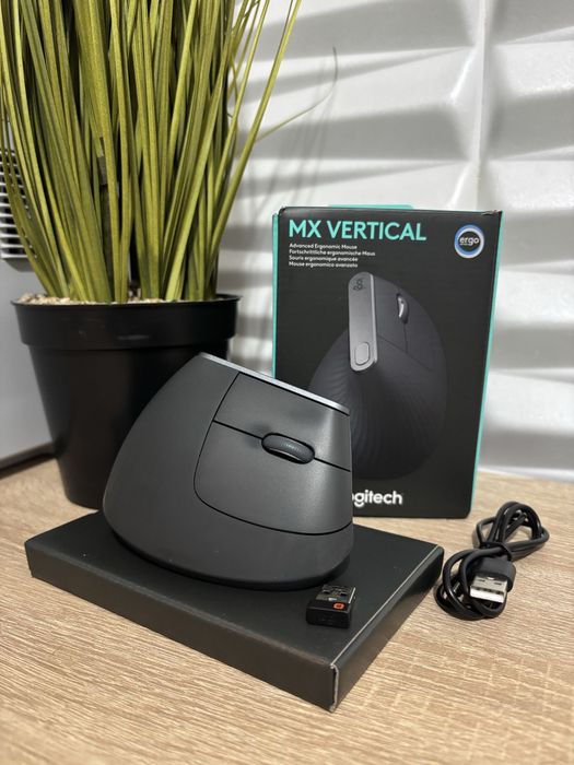 Мишка Logitech MX Master 3S Pale Gray / Мишка Logitech MX Vertical