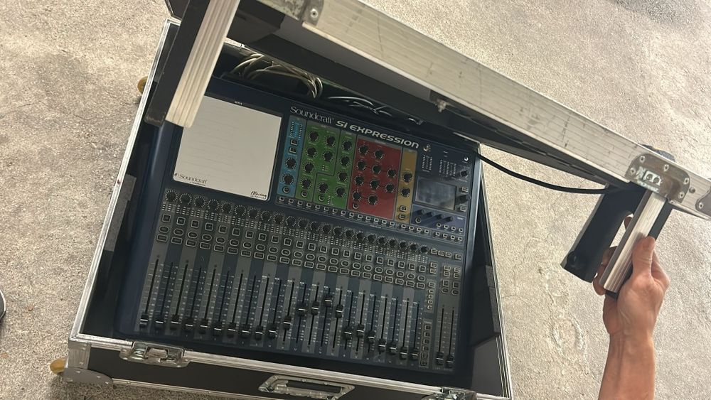 Soundcraft Expression 2