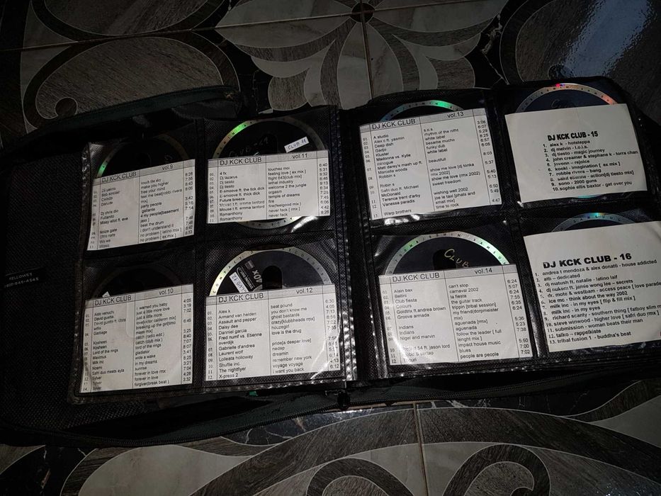 CD-та с Техно и Hause Music с кейс