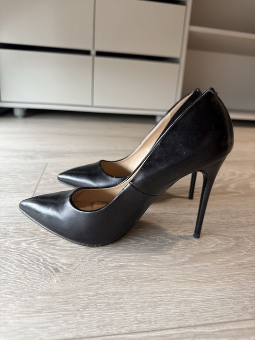 Pantofi stiletto