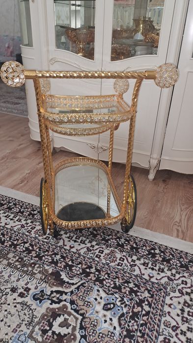 Сервировочная тележка