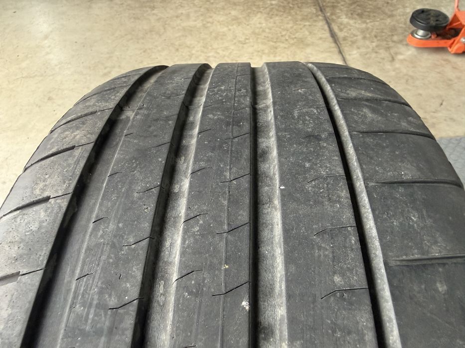 2бр. Летни Гуми С Борд 245/45R/19 -BRIDGESTONE- DOT:2823- 4.6мм. *50€ за 2бр.*
