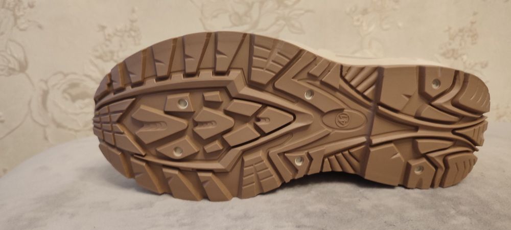 Продам ботинки берцы