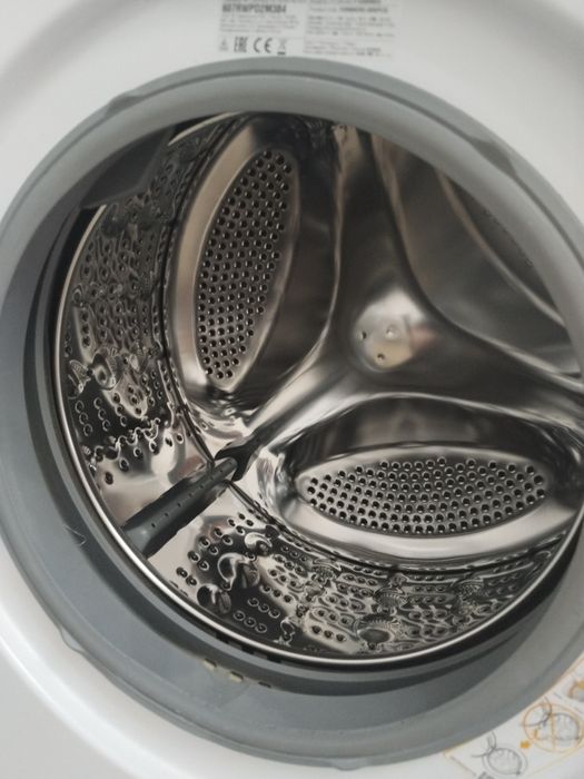Машинка стиральная автомат