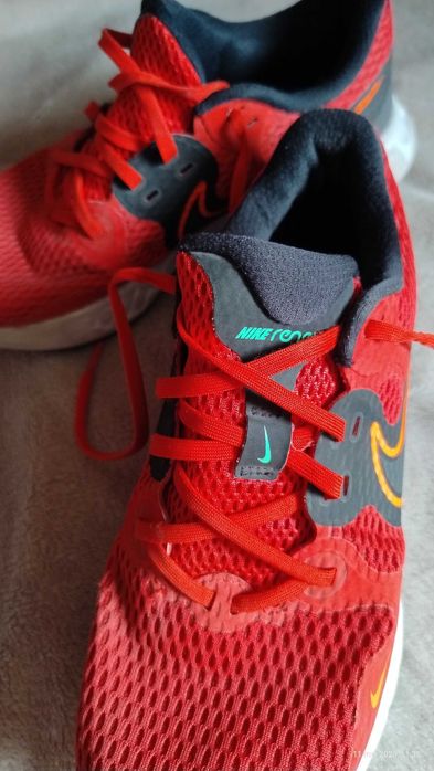 Adidași Nike renew