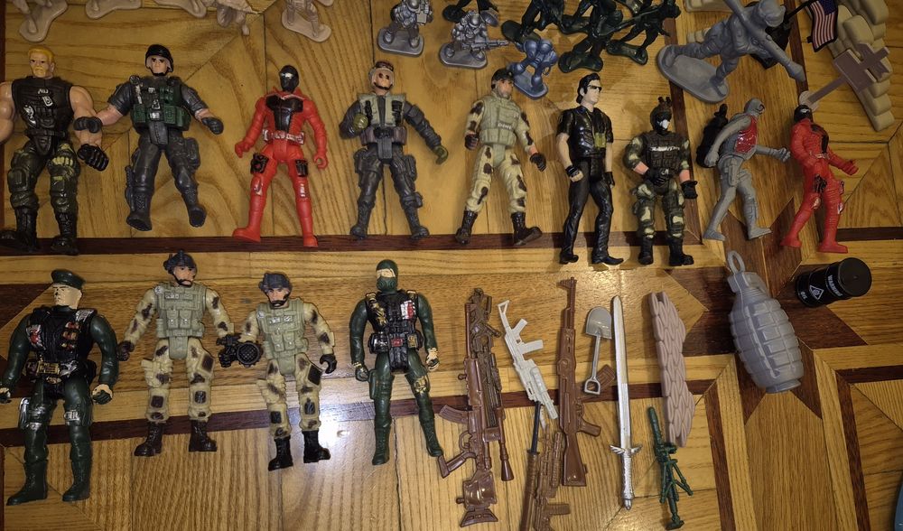 Продам военный игровой набор Армии б/у