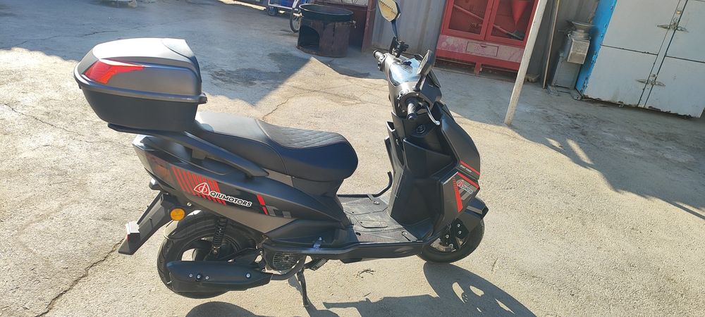 Бензинли скутер сотилади. Холати ало