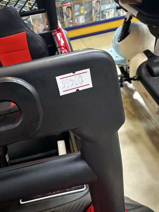 Продам машинку на пульте управления