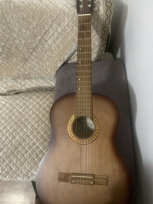 Гитара классическая отлично подойдет для новичков