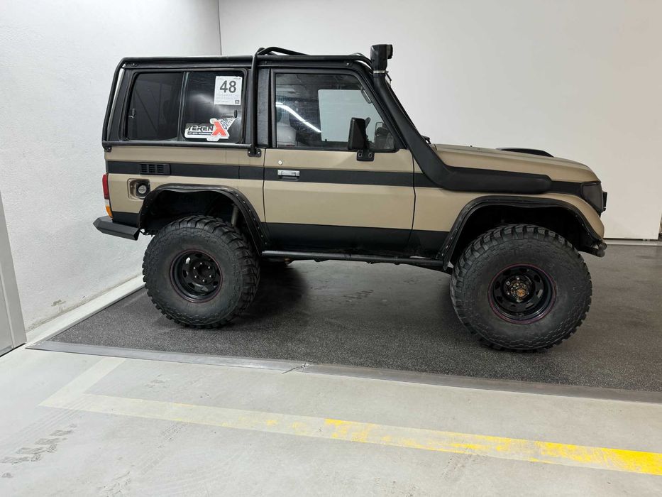 Toyoyta Land Cruiser  LJ 1990 Offroad