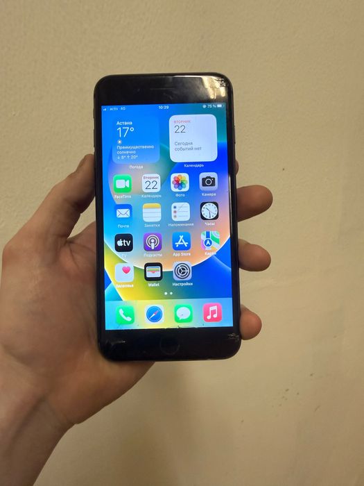 Продам айфон 8+ С10е А71