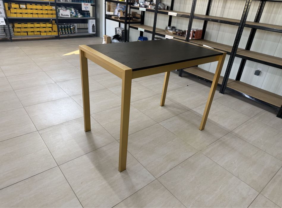 Masa de bar cadru metalic - culoarea Aurie cu blat negru Lumisorce