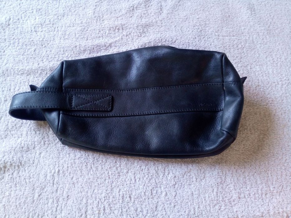 Продам кожаные сумки.