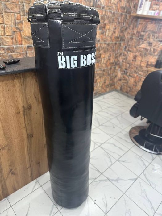 Боксерская груша,боксерский мешок.