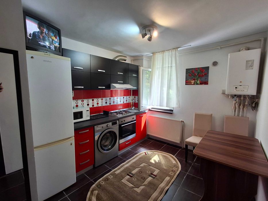 Proprietar vând apartament 2 camere, semidecomandat, confort 1