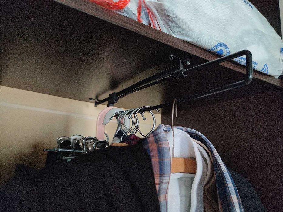 Продам плательно-вещевой шкаф