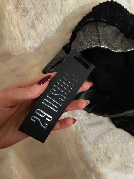 Официална пола 29 desires