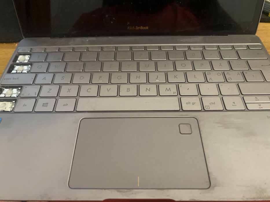 Laptop ASUS ZenBook 3 UX390UA - Defect / Pentru Piese