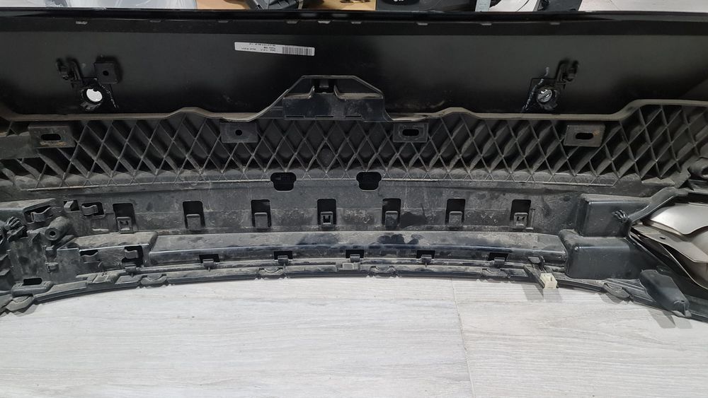 Spoiler bara spate tips toba armatura senzor capota BMW 7 g11 g12 lci