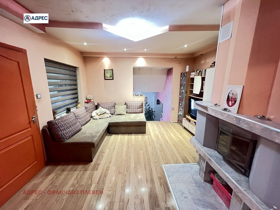 Продава се Етаж от къща в Плевен, Широк център - 115 кв.м за 1374 €/кв.м - Снимка #3