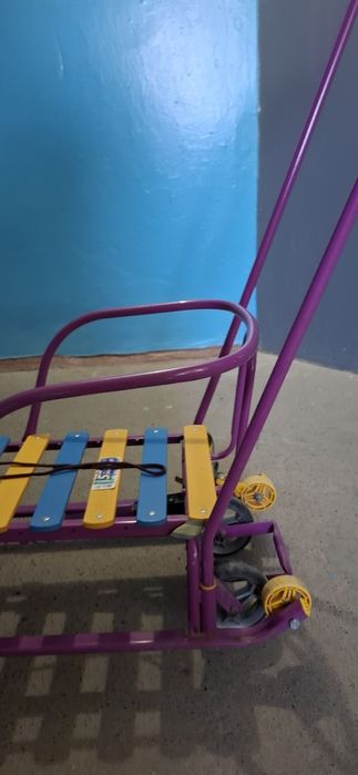 Продам санки детские