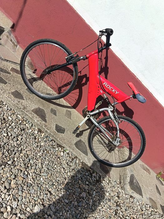 Vând bicicleta Rocky.In stare buna!