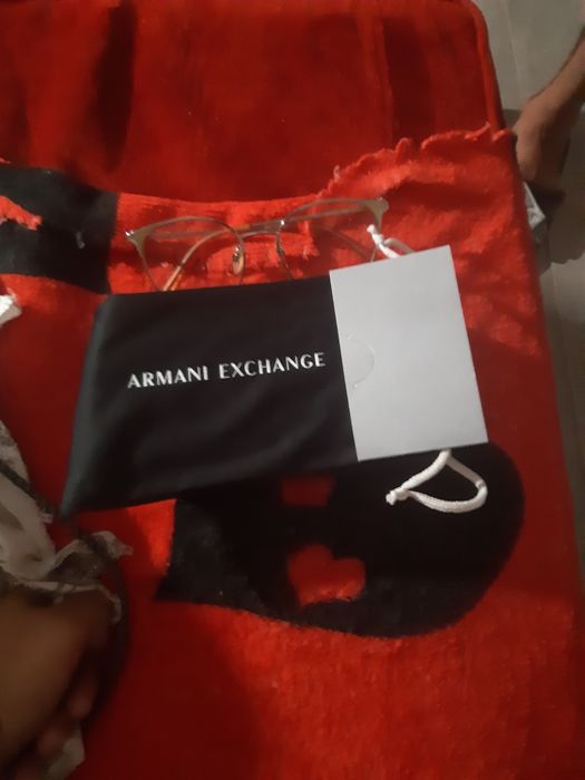 Vand ochelarii de vedere  de la Armani