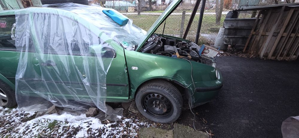 Голф 4 обслужен работещ двигател и скорости