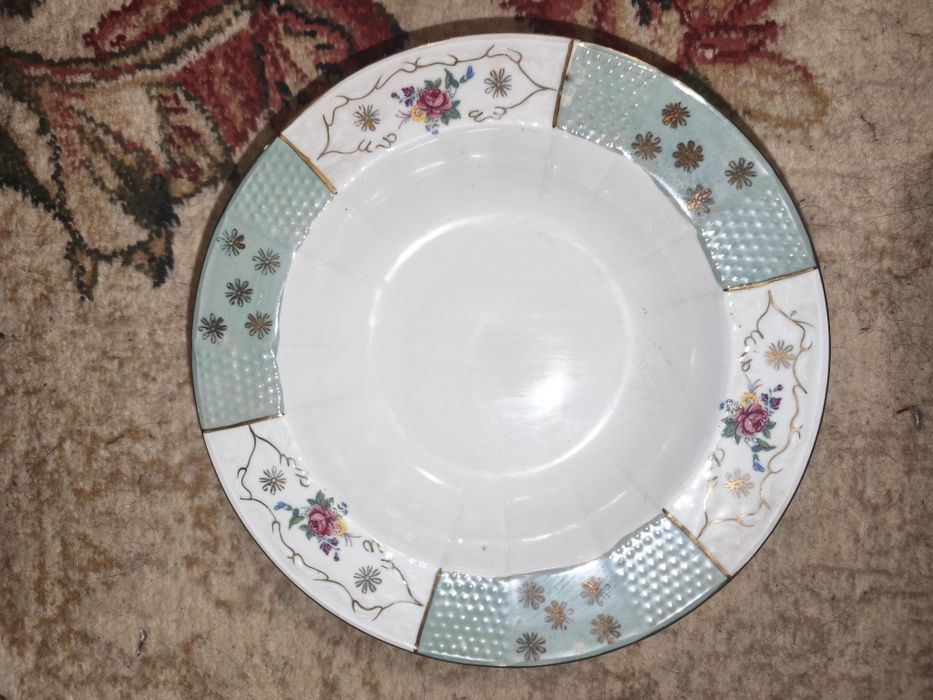 Set de farfurii 12 persoane din porcelan