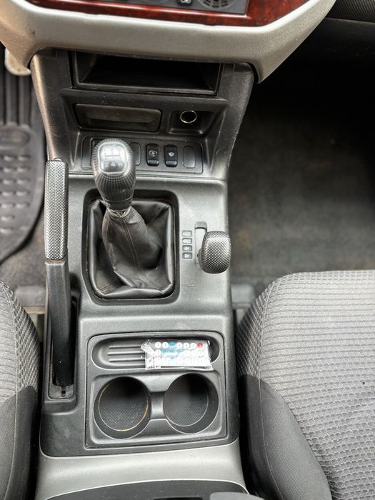 Mitsubishi pajero mk3