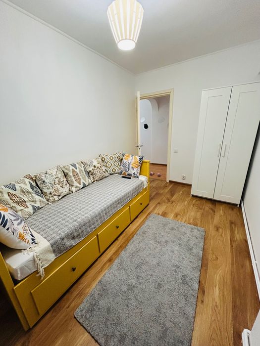 Apartament 3 camere, zona Izvor, lângă spital