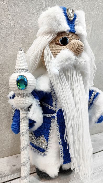 Дед Мороз - игрушка вязаная