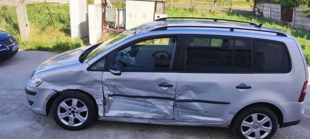 Dezmembrez volkswagen vw touran 1T2 motor 1.9 BLS cv DSG 7cod LSR LA7W