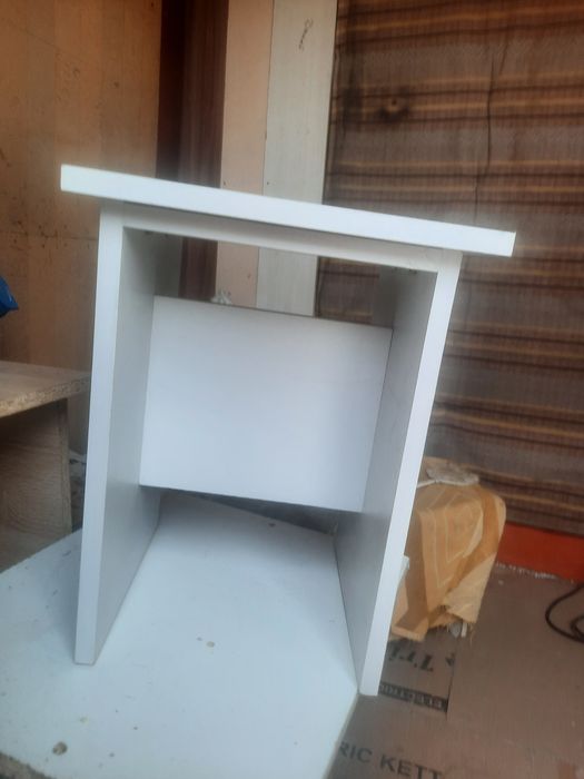 Продам новые табуретки