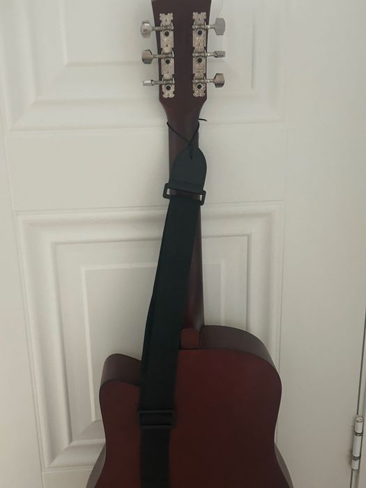 гитара новая в отличном состоянии