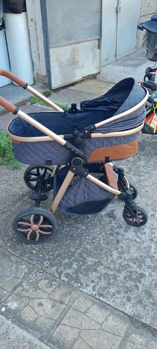 Бебешка количка Moni Alma