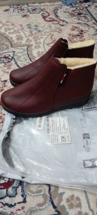 Сапожки женские.