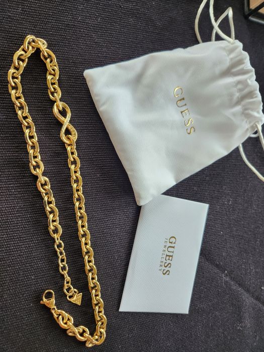 Дамско колие Guess