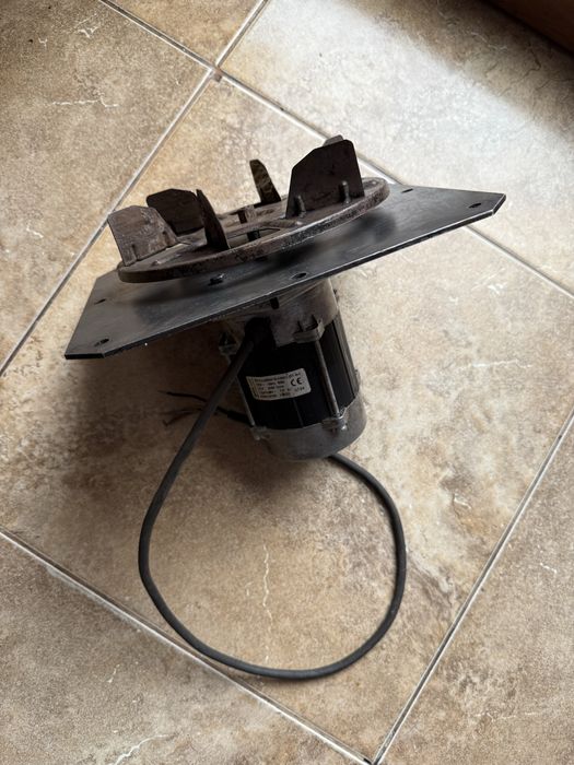 Ventilator RR174/0030A18 Cazan Junkers Supraclass, Bosch Solid, KM4360/2-201 + Condensator