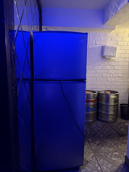 Холодильник Samsung