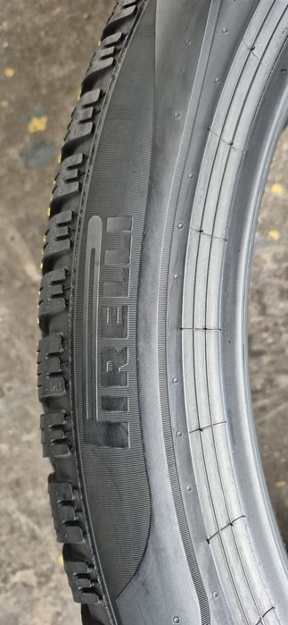 4 anvelope iarna Pirelli,fata 235/45/21,spate 255/40/21,dot 2022.Pretul este pe bucata.