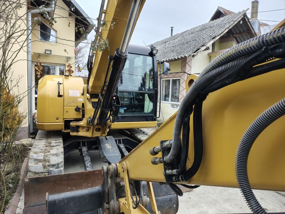 De închiriat excavator de 9 tone  buldo cu picon