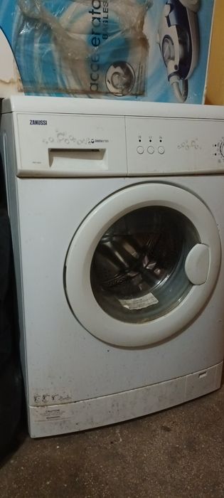 Frigider și mașina de spalat