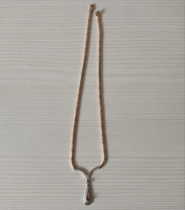 Золотое колье с бриллиантами