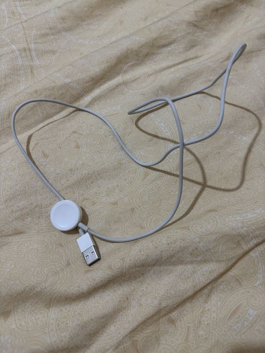 Продам apple watch 4 series  44mm